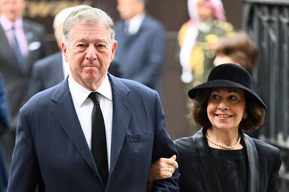 La reina Isabel II es captada con lágrimas en la misa en memoria del príncipe Felipe
