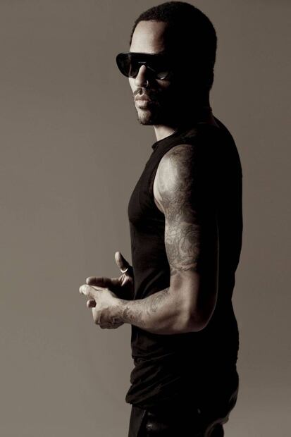 Lenny Kravitz derrite la web con impactante abdomen de acero a sus 56 años