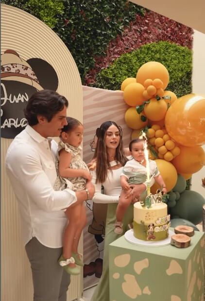 Juan Carlos Valladares y Ximena Navarrete celebran el primer cumpleaños de su hijo Juan Carlos / Instagram: @ximenanr