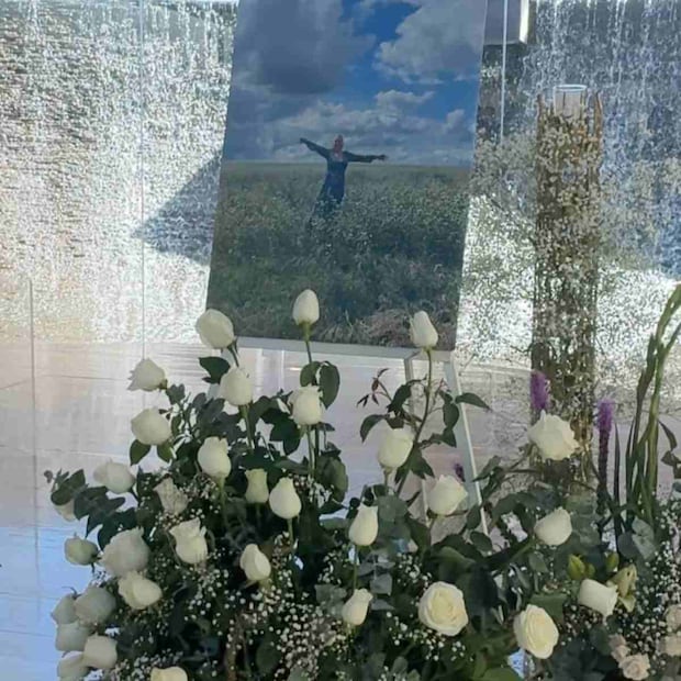 Thalia compartió imagenes del funeral de Ernestina Sodi, su hermana / Foto: Instagram