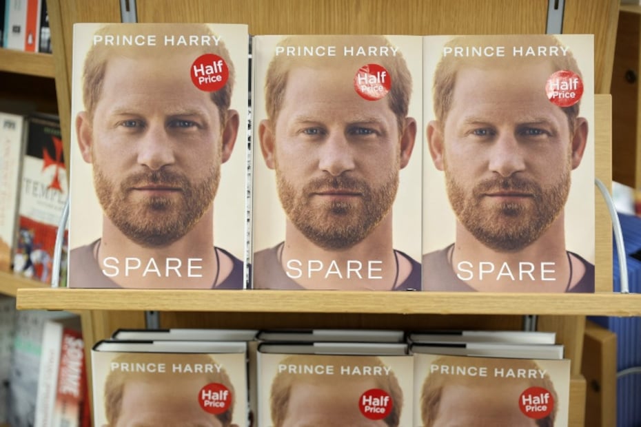 "Spare", el libro de memorias del príncipe Harry rompe récord de ventas pero con copias a mitad de precio