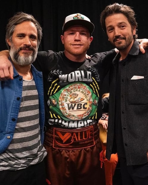 Diego Luna y Gael García Bernal junto al "Canelo" Álvarez para la serie "La Máquina" / Foto; Instagram