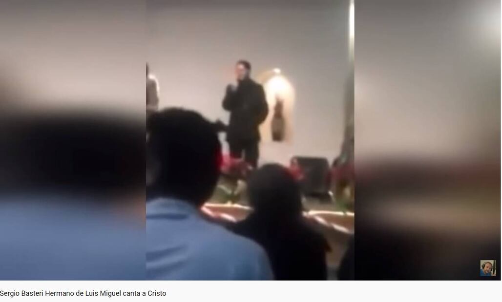 Sergio Basteri, hermano de Luis Miguel, reaparece en un coro cristiano