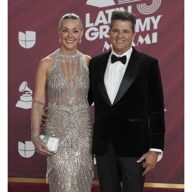 Carlos Vives y Claudia Elena Vásquez en los Latin Grammy 2024 / Foto: AP