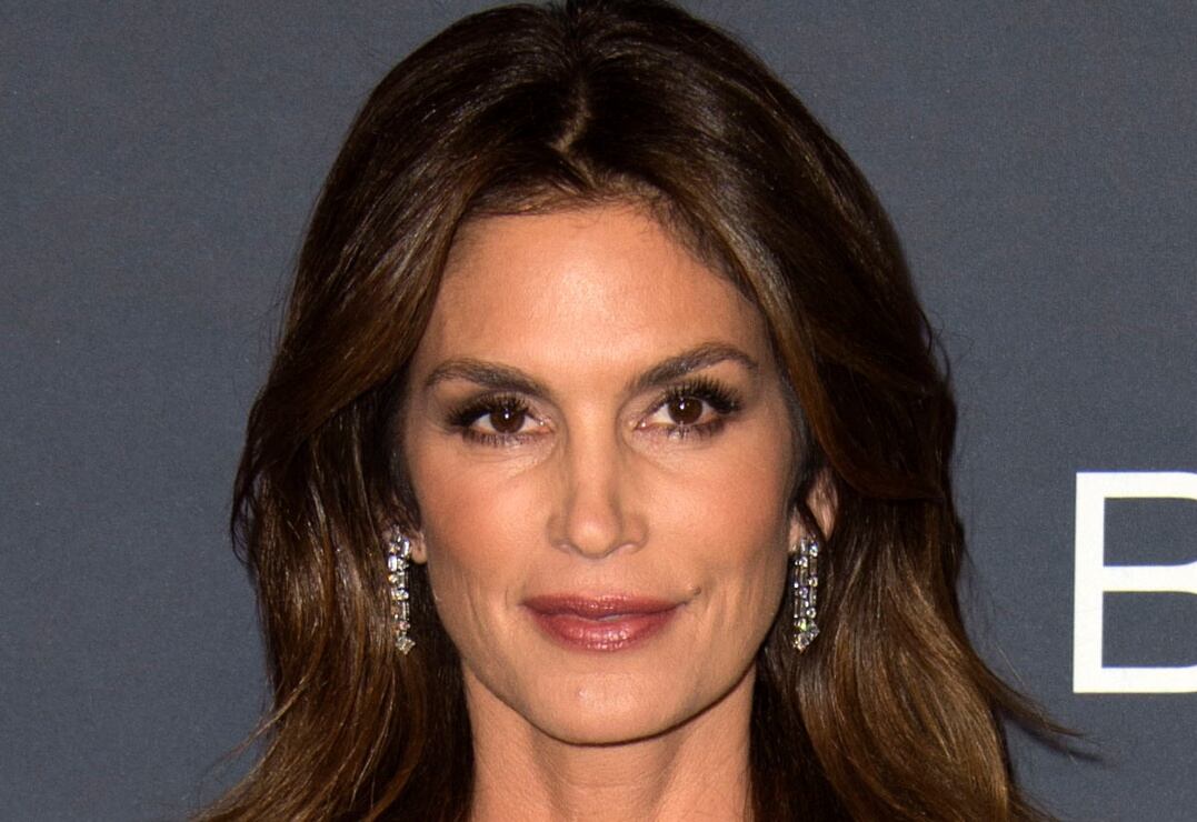 Cindy Crawford, de 57 años, presume orgullosa su cara sin maquillaje