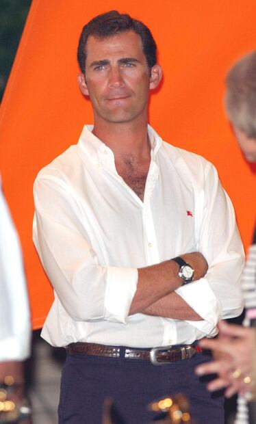 El guapo Felipe de España cuando era príncipe heredero en una foto de 2002 / Getty Images