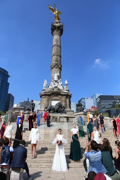 Pasarela histórica en el Ángel de la Independencia