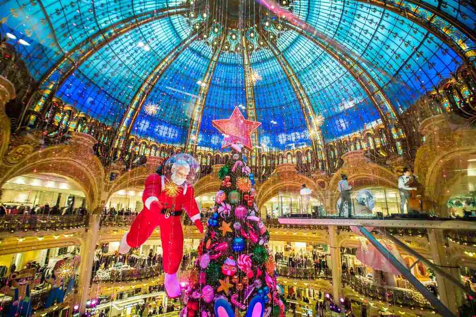 El mundo se prepara para una segunda Navidad en pandemia 