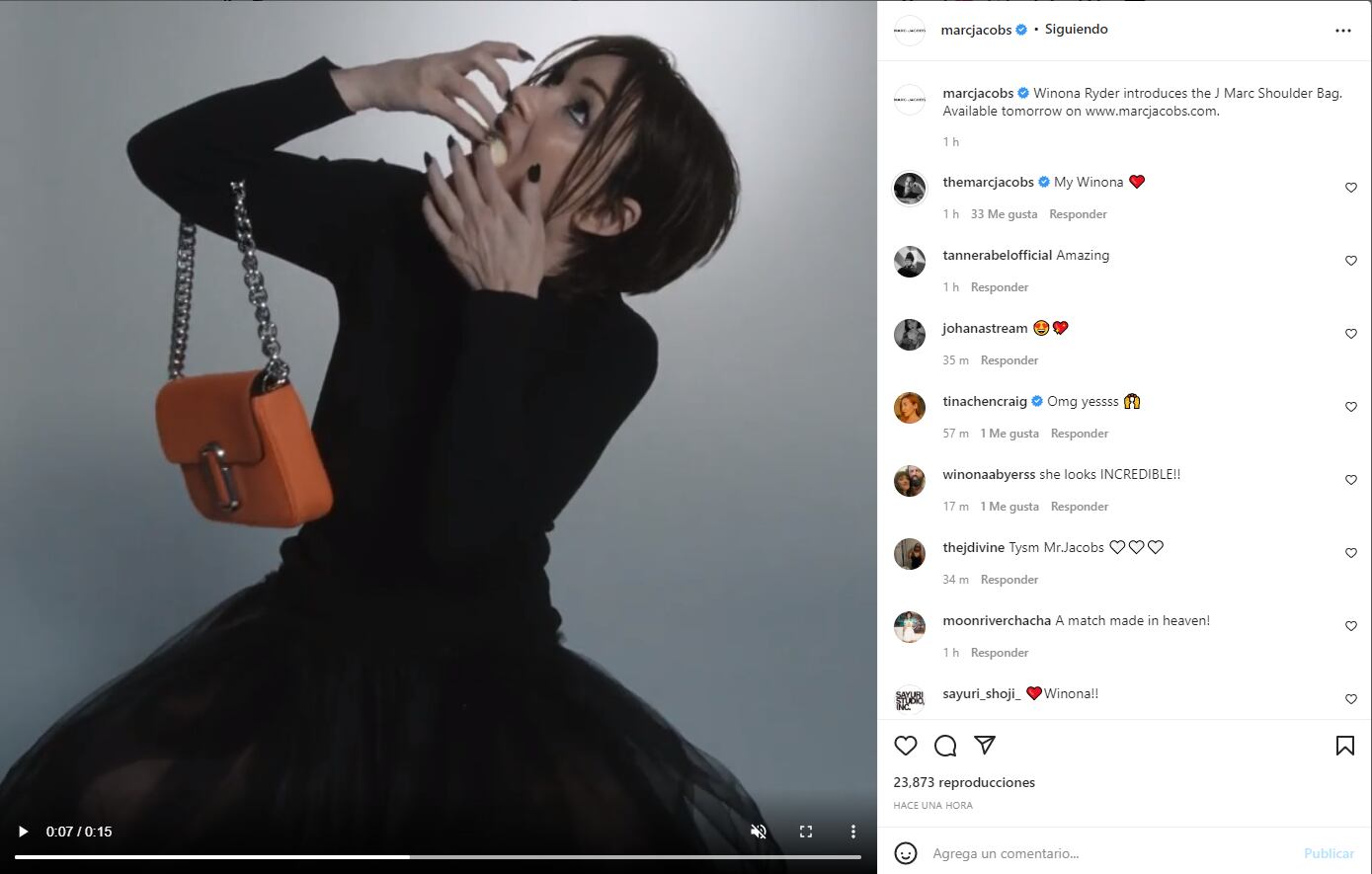 Winona Ryder es imagen del bolso "J Marc", de Marc Jacobs