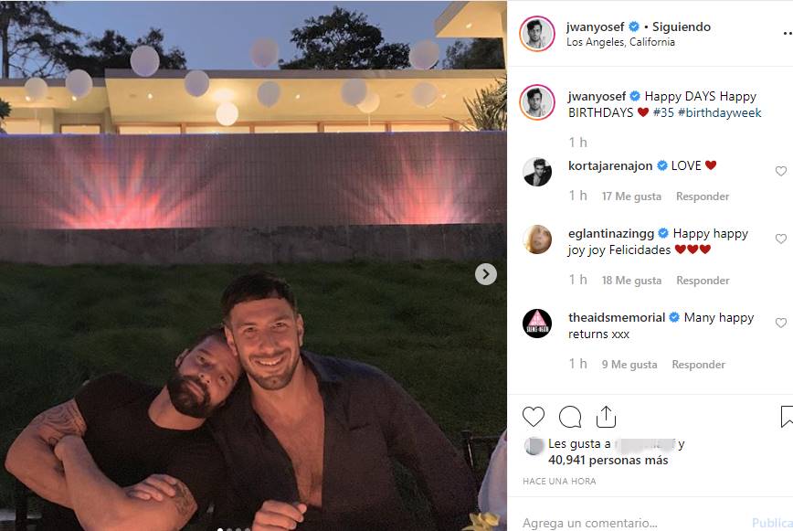 Con un beso y un gran pastel, Ricky Martin celebra el cumpleaños de Jwan Yosef  en su mansión de LA 