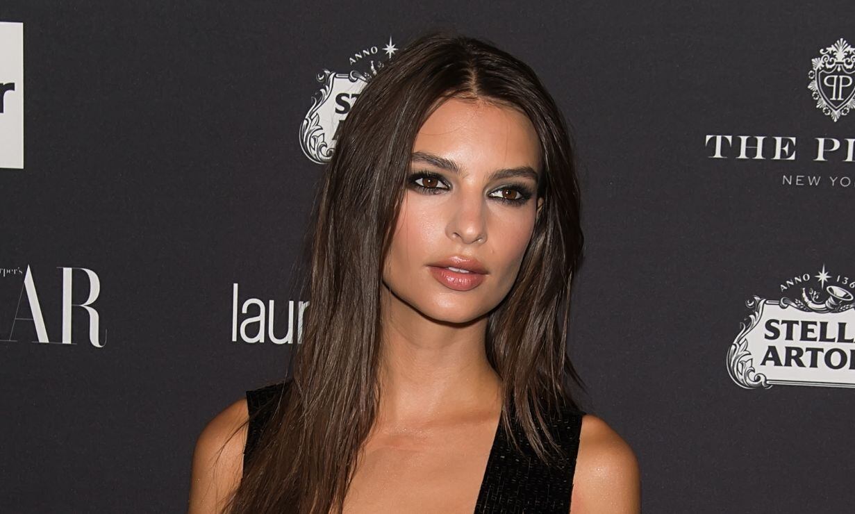 Emily Ratajkowski defiende el vestido "demasiado sexy" que usó en 2016