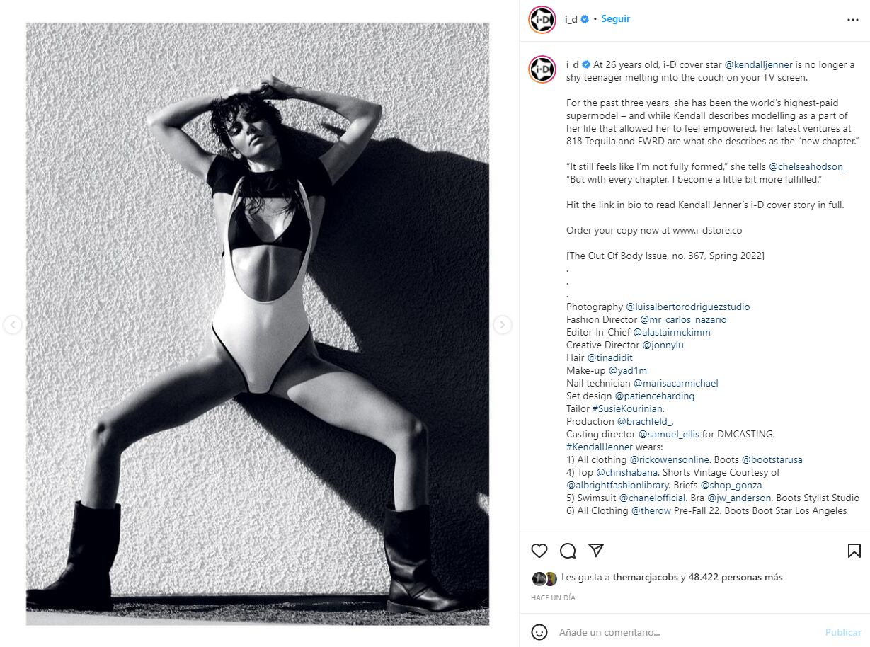 Kendall Jenner eleva la temperatura con un revelador monokini rosa de Gucci