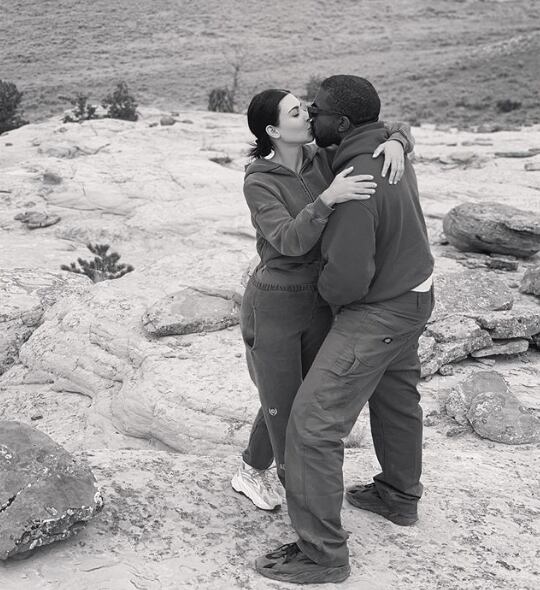 Kim Kardashian y Kanye West renovaron sus votos nupciales en una ceremonia romántica 