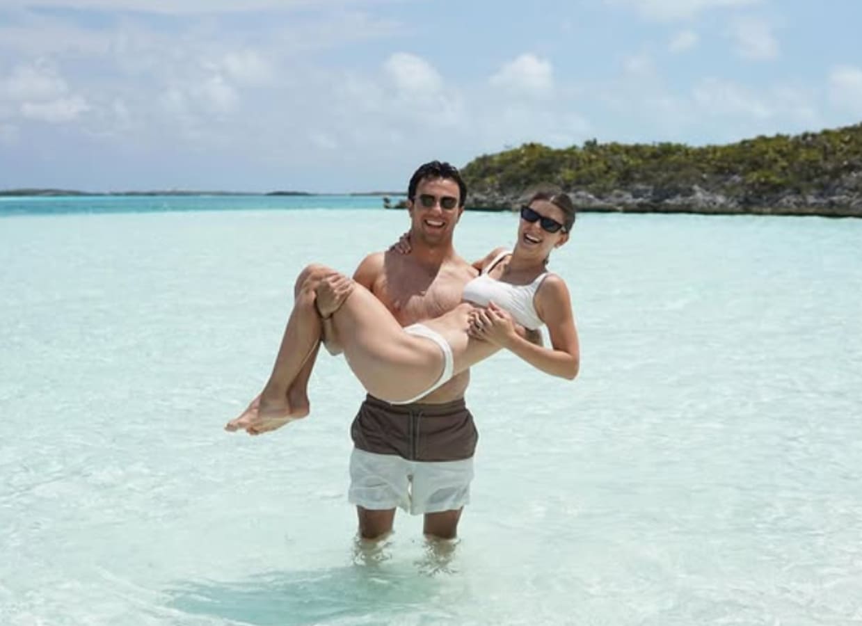 Sergio 'Checo' Pérez y Carola Martínez en las Bahamas / Foto: Instagram @carolamtz1