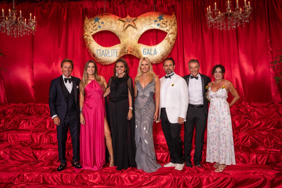 Alejandro Gravier, Nicole Kimpel, Sandra García-Sanjuán, Valeria Mazza, Ignacio Maluquer, Javier Banderas y María Ángeles. (Foto: Especial)
