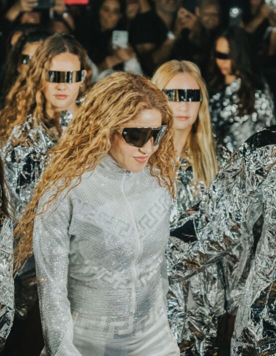 Uno de los looks de Shakira en el LMYNL World Tour / Foto: Instagram