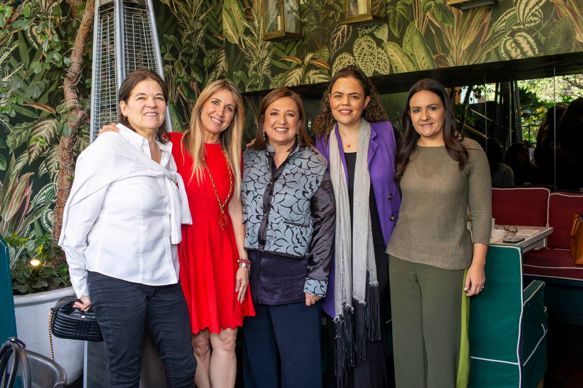 Cecilia Ramos, Desirée Navarro, Xóchitl Gálvez, Mariana Gómez del Campo y Brenda Estefan. (Foto: Esteban Torreblanca)