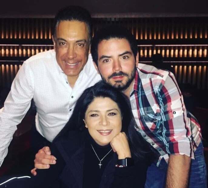 Victoria Ruffo y Omar Fayad con José Eduardo Derbez / Instagram: @jose_eduardo92