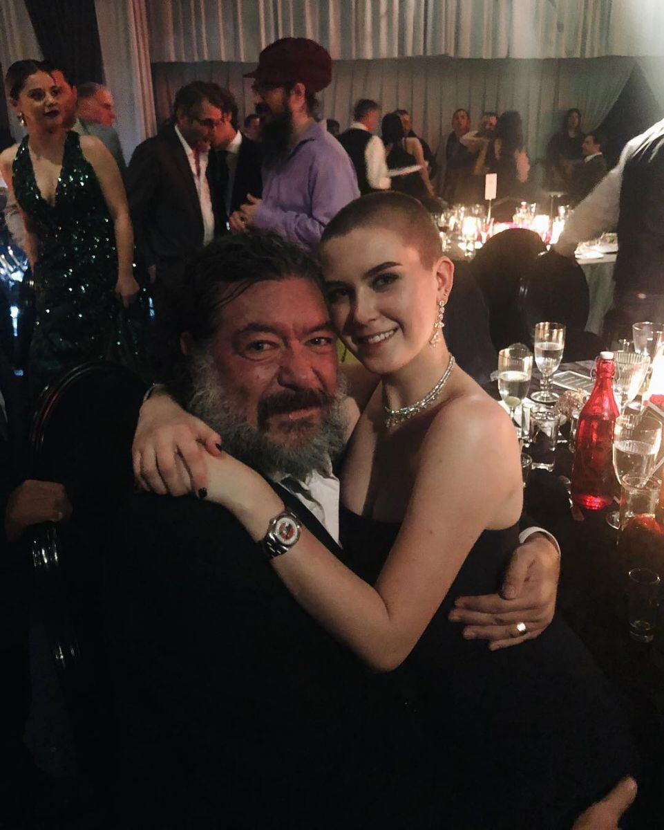 Nirvana Hank muy enamorada en otra fiesta de cumpleaños para su papá Jorge Hank Rhon