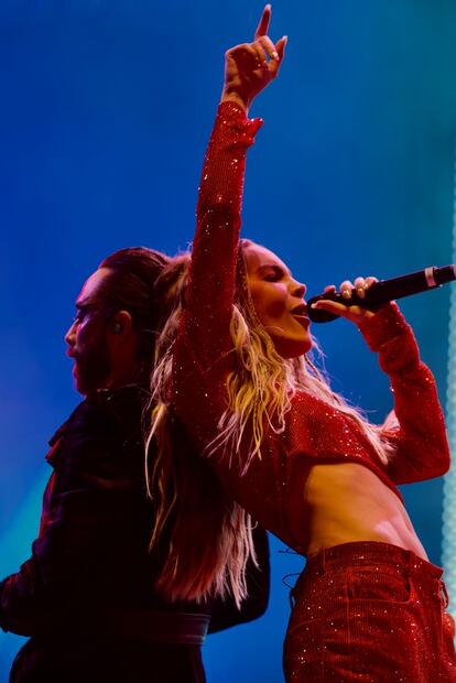 Belinda presume outfit de casi medio millón de pesos durante su presentación en Tecate Emblema