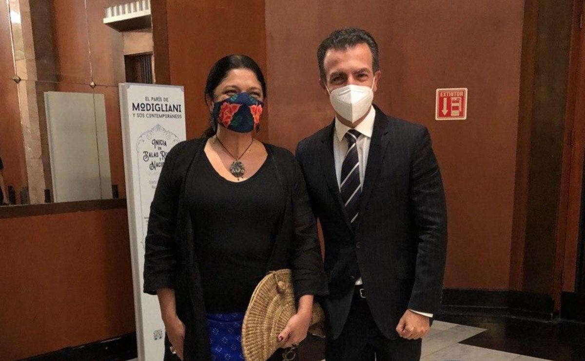Clase en el recorrido previo a la inauguración de “El París de Modigliani y sus contemporáneos” 