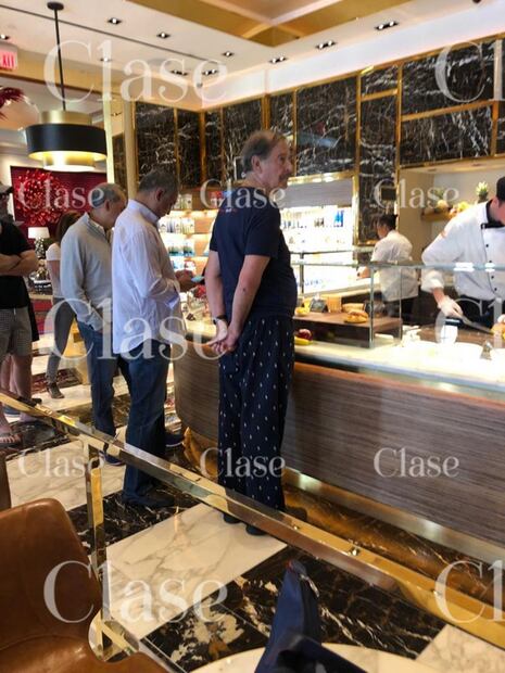 FOTO: Vicente Fox es captado en pijama en Las Vegas