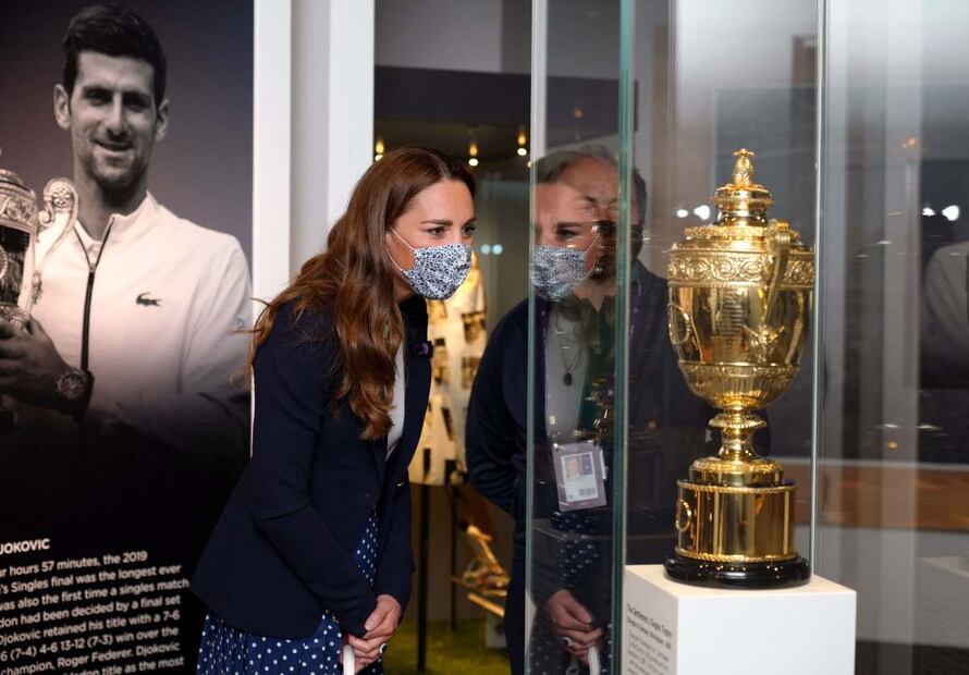 Kate Middleton, ultra chic en Wimbledon con polka dots y bolso de Mulberry 