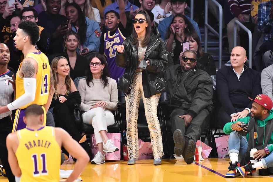 Captan a la empresaria Kim Kardashian aparentemente abucheando  a Tristan Thompson, ex de Khloé