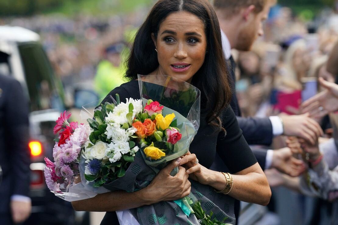Los secretos que reveló Courtiers: el libro de Valentine Low sobre la familia real y Meghan y Harry