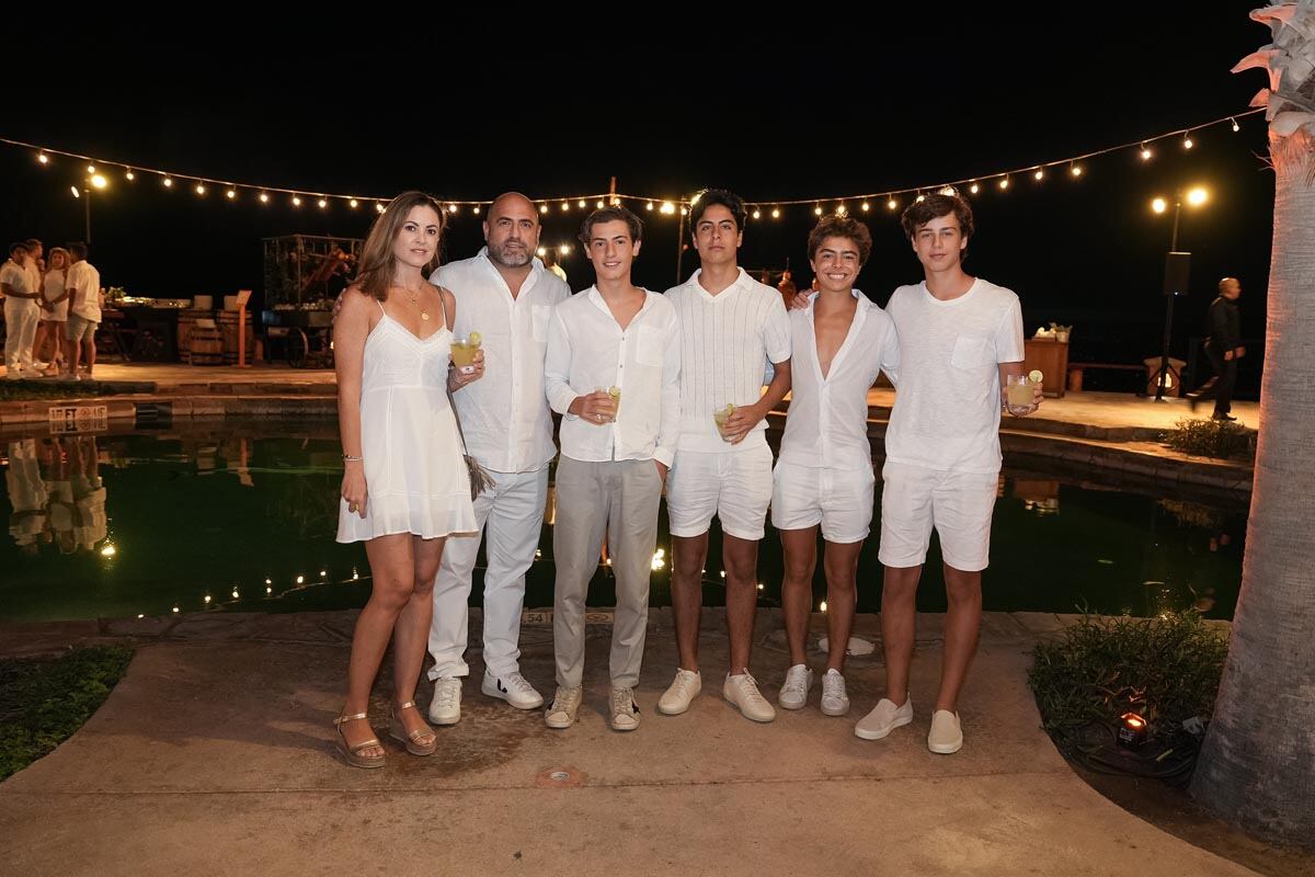 Gaby Rionda, Pablo Martí, Arturo Escobar, Andrés Vaughan, Pablo Martí y Diego Legorreta. (Foto: Arturo Quintero para VIP)