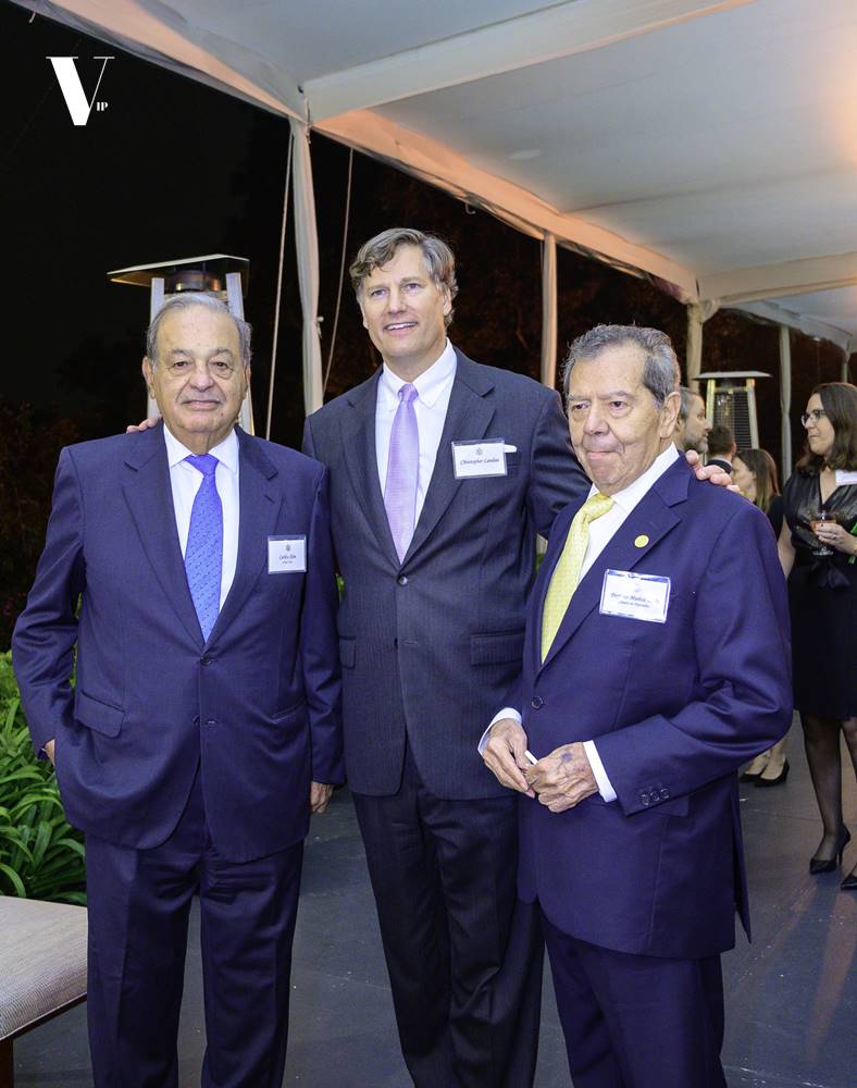 Carlos Slim y otros empresarios y políticos reciben a Christopher Landau, embajador de Estados Unidos en México