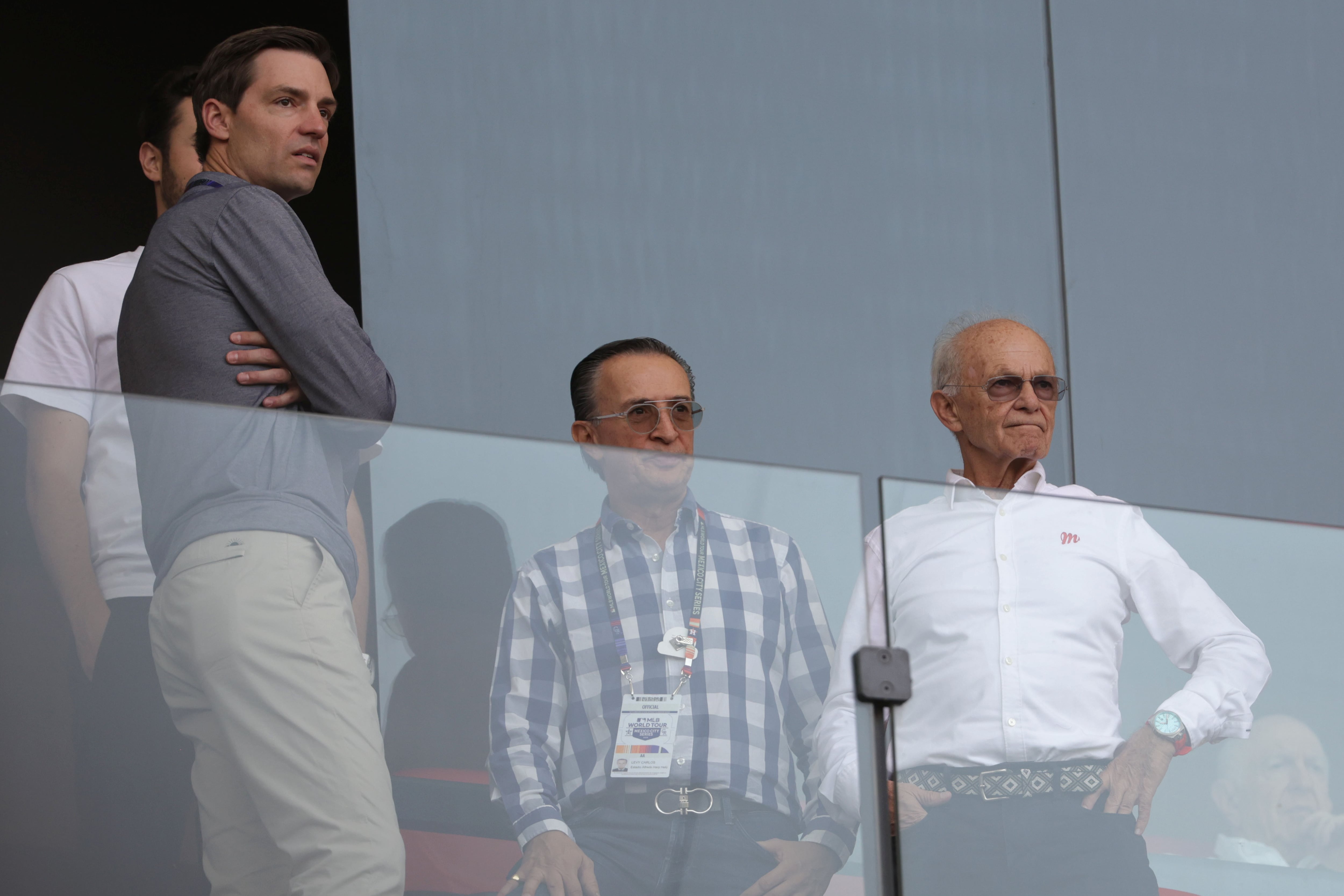 Gonzalo López Beltrán, hijo de AMLO, presente en el segundo duelo de la México City Series entre los Astros y Rockies/CARLOS MEJIA/EL UNIVERSALAlfredo Harp Helú viendo el partido entre Rockies de Colorado y Astros de Houston en el estadio Alfredo Harp Helú. Foto: Carlos Mejía/El Universal