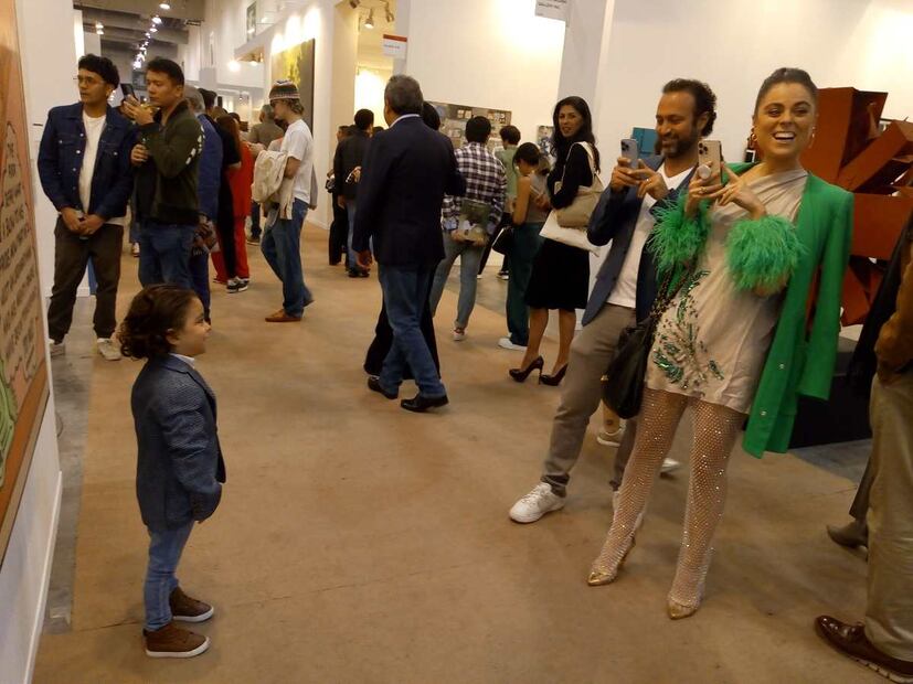 Tarde de parejas: Johanna Slim con Arturo Elias Ayub, y Santiago Creel con Paulina Velasco en Zona Maco