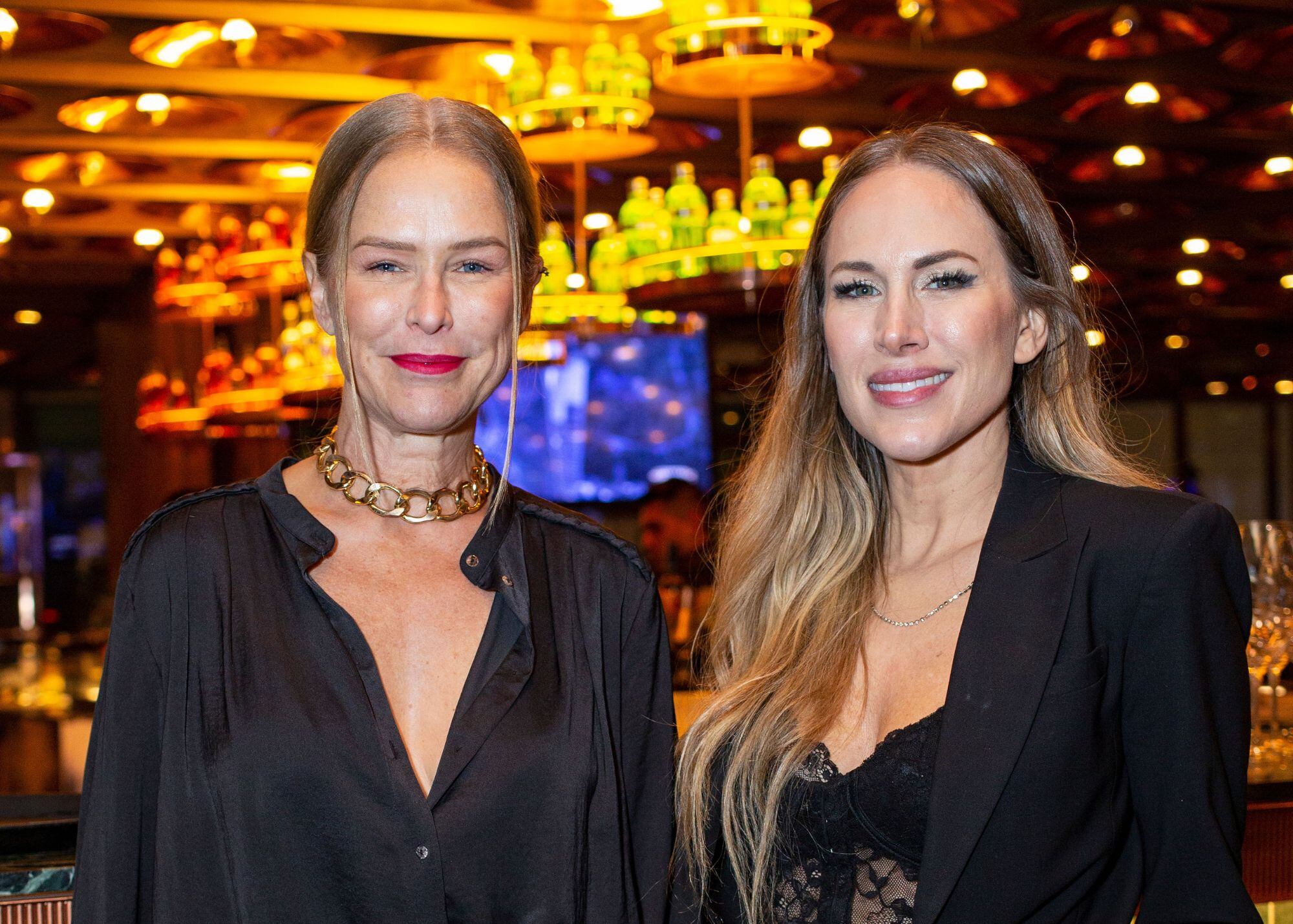 Xuxu y Erika Bruni. (Foto: Sergio Tapia para VIP)