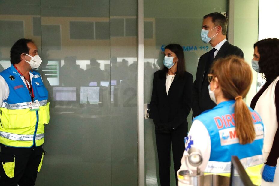 Letizia Ortiz abandona su palacio y reaparece muy protegida contra Covid-19