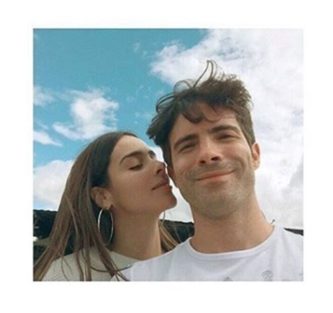 Esmeralda Pimentel confirma su relación con Osvaldo Benavides con una foto