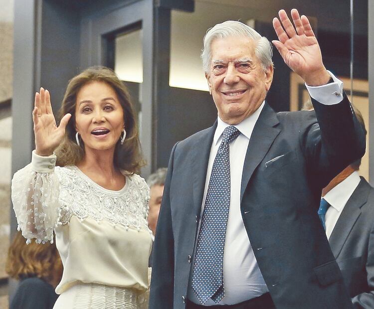 La 'advertencia' a Isabel Preysler por parte del entorno de Mario Vargas Llosa