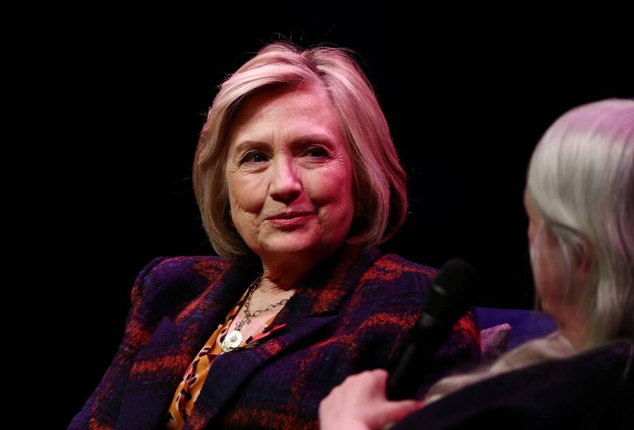 Hillary Clinton ofrece su apoyo a Meghan Markle tras revelar sus problemas con la prensa británica