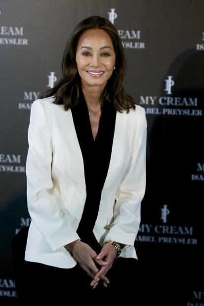 Con tres ex esposos: ella es Isabel Preysler, la futura esposa de Vargas Llosa