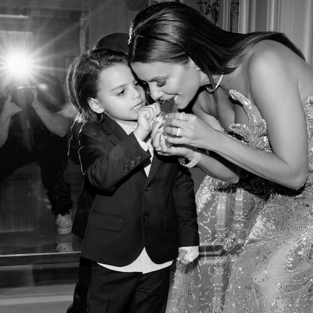 Eva Longoria junto a su hijo Santi / Foto: Instagram