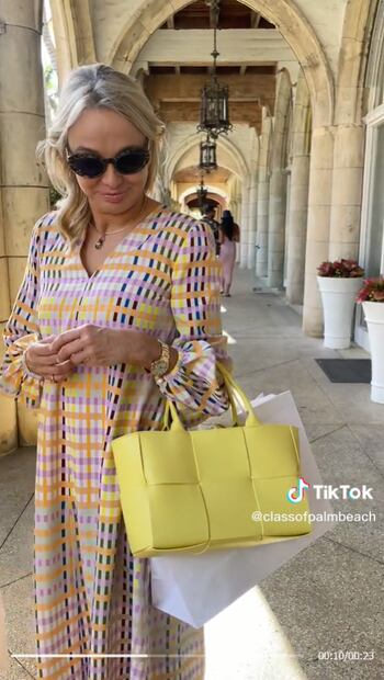 Corinna Larsen, examante de Juan Carlos de España, es 'pescada' durante sus lujosas vacaciones en Palm Beach