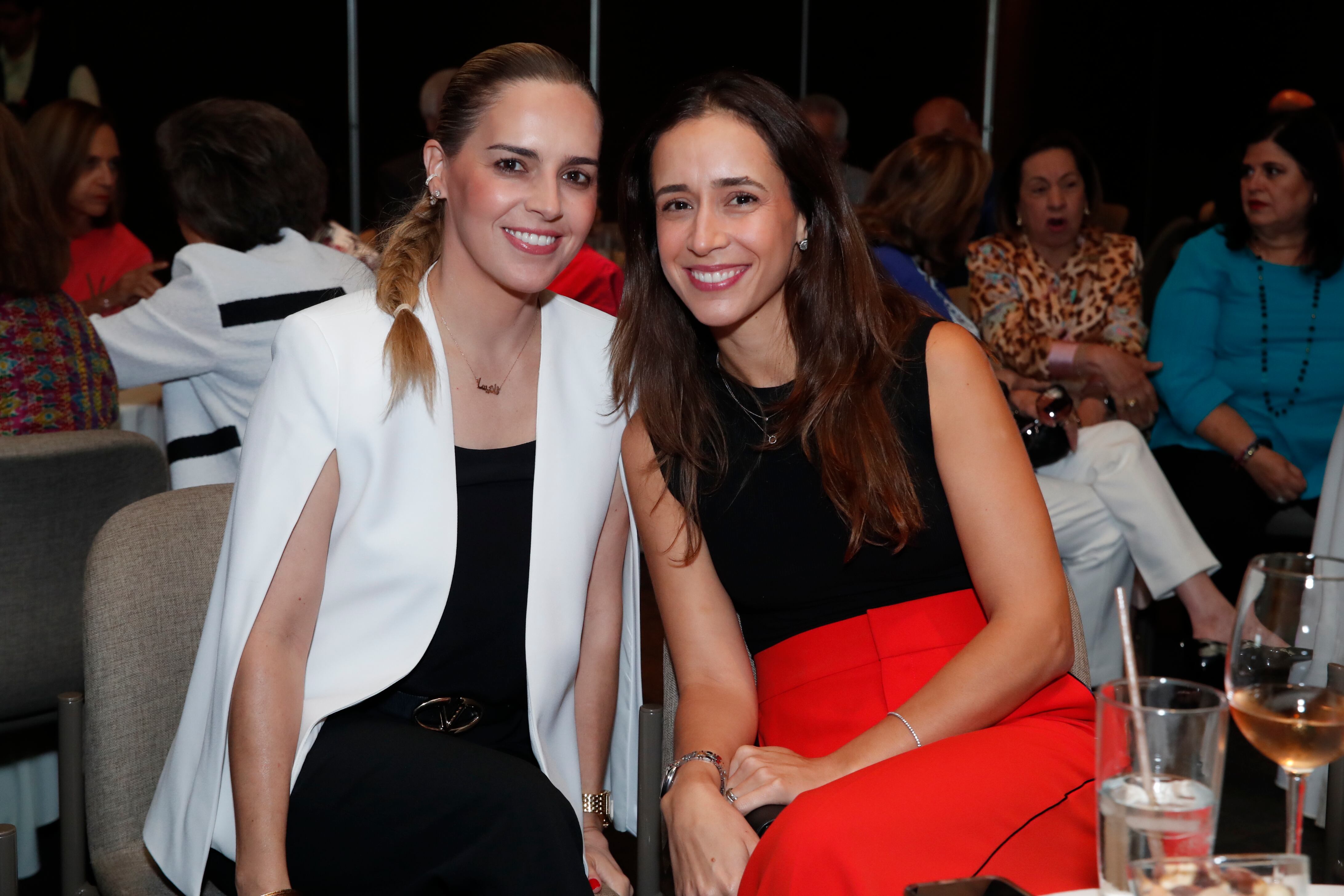 Vanessa Sandler y Stephanie Schiemann de Santos. (Foto: Memo Treviño)