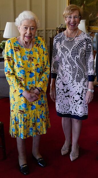 Isabel II, inseparable de sus mocasines Gucci 