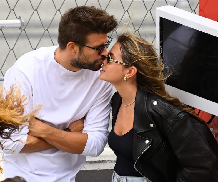 Gerard Piqué y Clara Chia Marti en el MotoGP de Cataluña / Foto: AFP