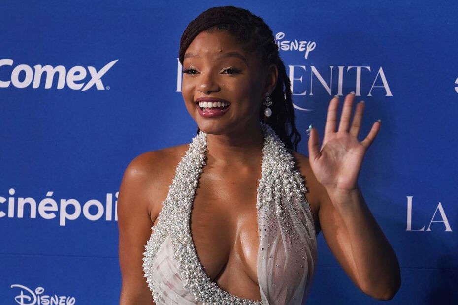 Con un vestido transparente, Halle Bailey deslumbra en el estreno de "La Sirenita" en México