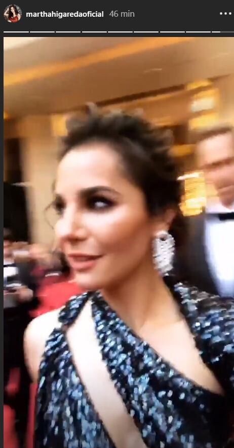 Martha Higareda sorprende y llega a la alfombra roja de los premios Oscar