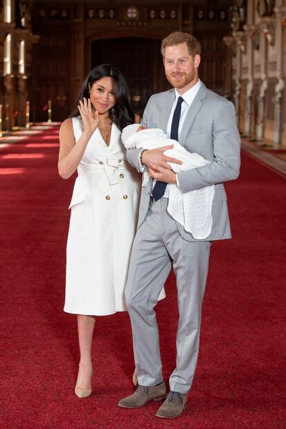 Todos los detalles del vestido con el que debutó Meghan Markle como mamá 