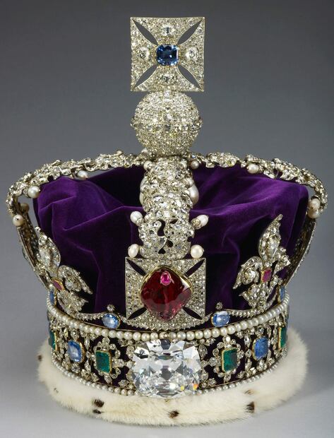 La corona de San Eduardo comienza a ser modificada para el rey Carlos III