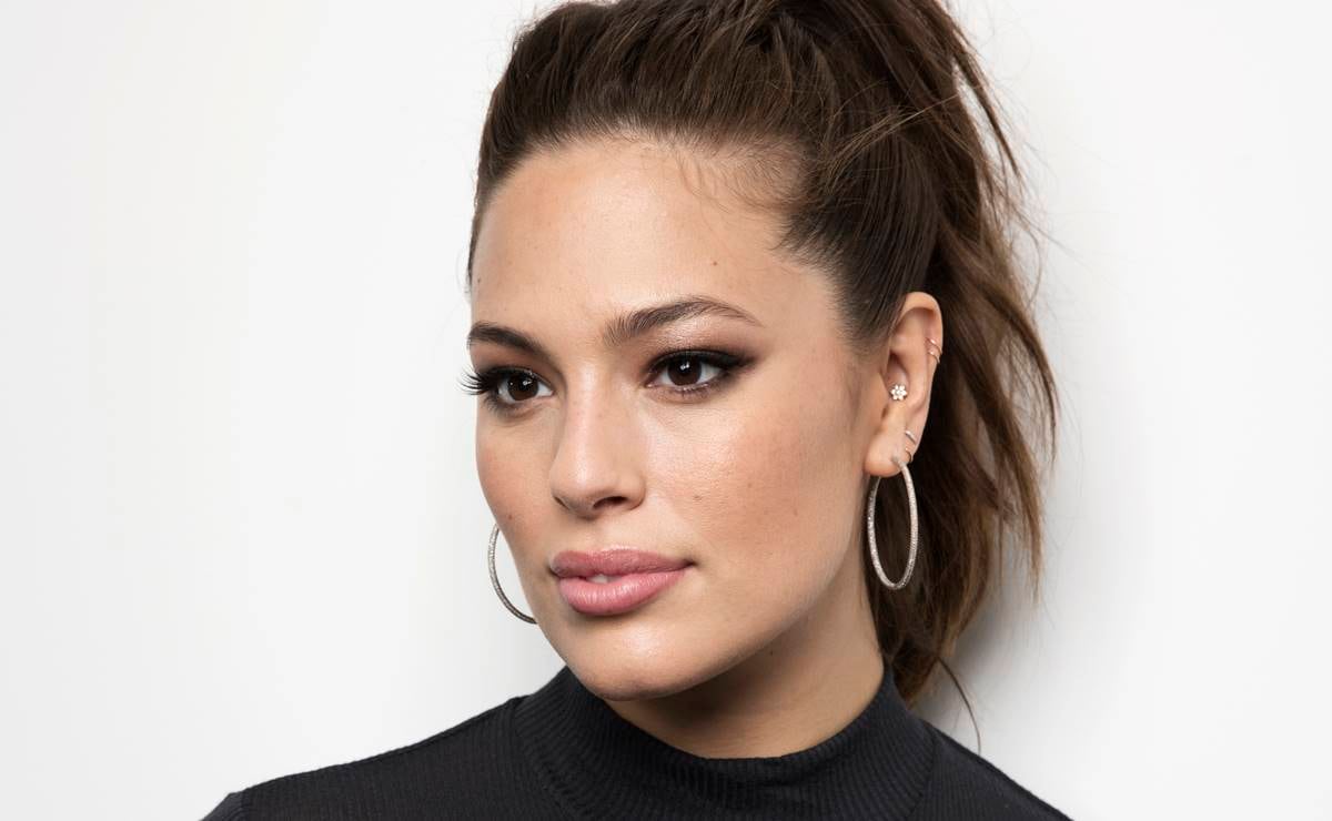 Ashley Graham posa desnuda y reafirma su postura body positive