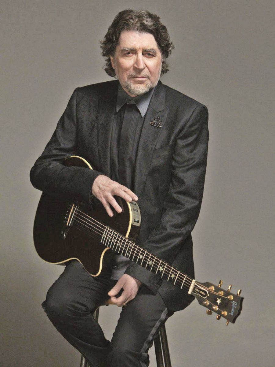 Reaparece Joaquín Sabina y agradece a médicos por su lucha contra el coronavirus 